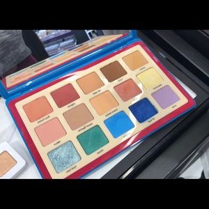 Meet your Posher, Carolina